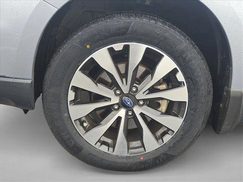 Used 2017 Subaru Outback 2.5i Limited image 25