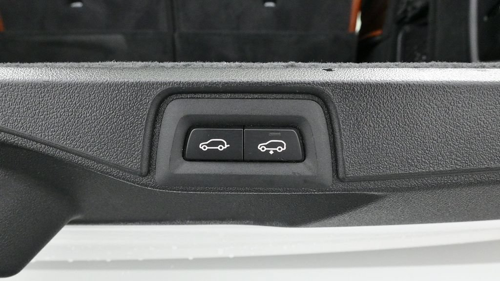 Used 2021 BMW X7 M50i w/ Dynamic Handling Package AWD/4WD image 31
