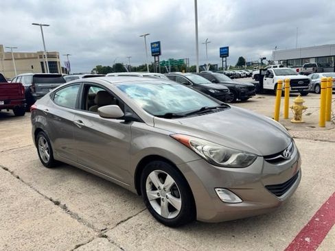 Used 2013 Hyundai Elantra GLS w/ Preferred Pkg FWD image 3