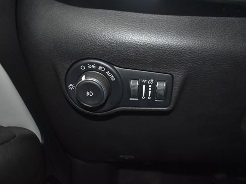 Used 2022 Jeep Compass Limited w/ Sun and Sound Group image 14