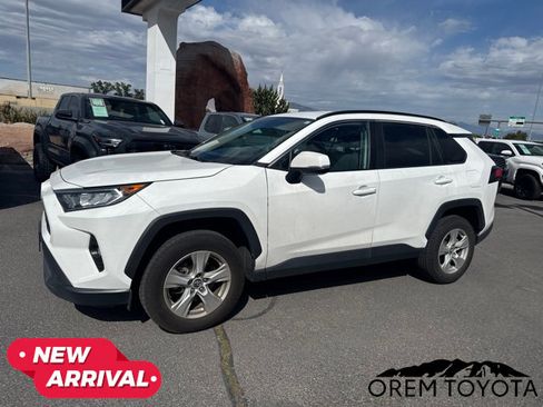 Used 2020 Toyota RAV4 XLE AWD/4WD image 12