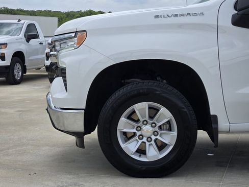Used 2025 Chevrolet Silverado 1500 LT w/ Safety Package AWD/4WD image 10