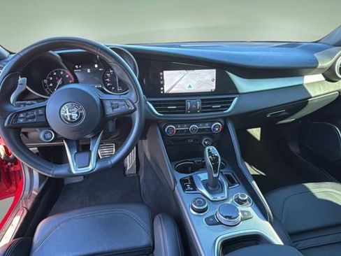 Used 2023 Alfa Romeo Giulia Veloce image 16