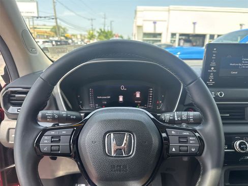 Used 2026 Honda Pilot Touring image 18