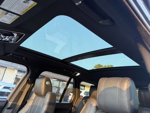 Used 2017 Land Rover Range Rover Supercharged image 23