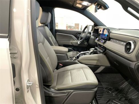 Used 2026 Chevrolet Colorado ZR2 w/ Technology Package image 16