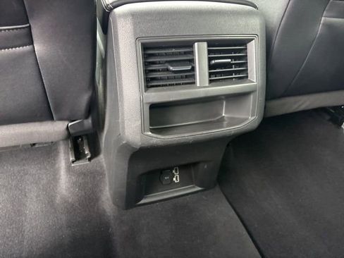 Used 2020 Volkswagen Atlas Cross Sport SE image 21