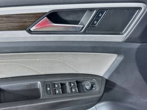 Used 2022 Volkswagen Atlas SE FWD image 17