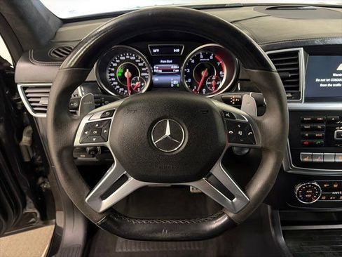 Used 2015 Mercedes-Benz GL 63 AMG 4MATIC image 18