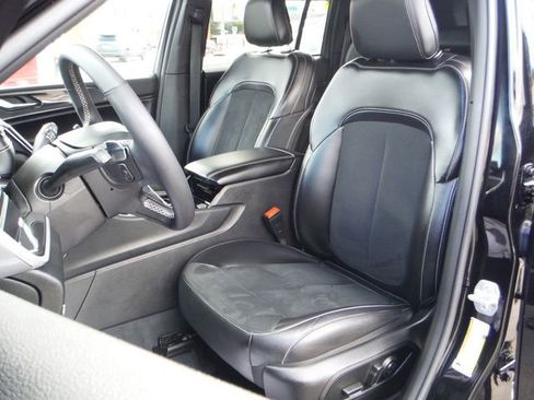 Used 2023 Jeep Grand Cherokee Altitude AWD/4WD image 12