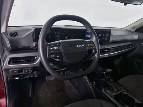 Used 2025 Kia K4 FWD image 7