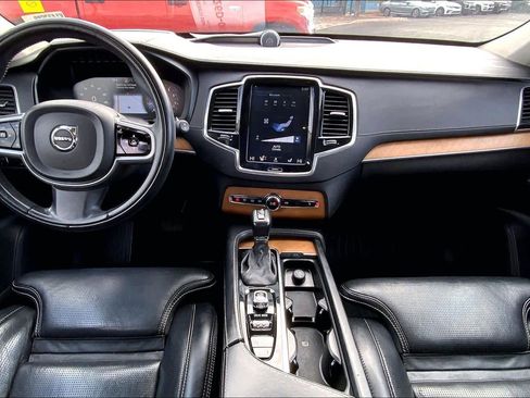 Used 2019 Volvo XC90 T6 Inscription w/ Luxury Package image 12