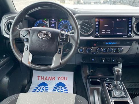 Used 2021 Toyota Tacoma TRD Sport image 10