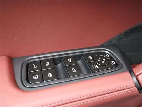 New 2025 Porsche Cayenne Turbo image 9