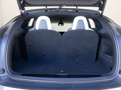 Used 2022 Tesla Model X Plaid image 14