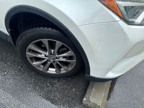 Used 2018 Toyota RAV4 Limited FWD image 19