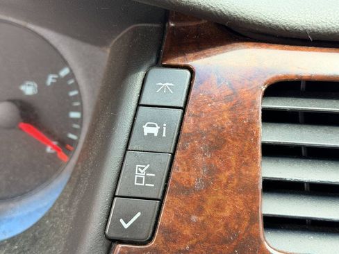 Used 2011 Chevrolet Impala LS FWD image 14