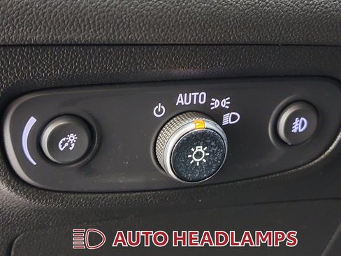 Used 2022 Buick Encore GX Select w/ Sport Touring Package FWD image 26