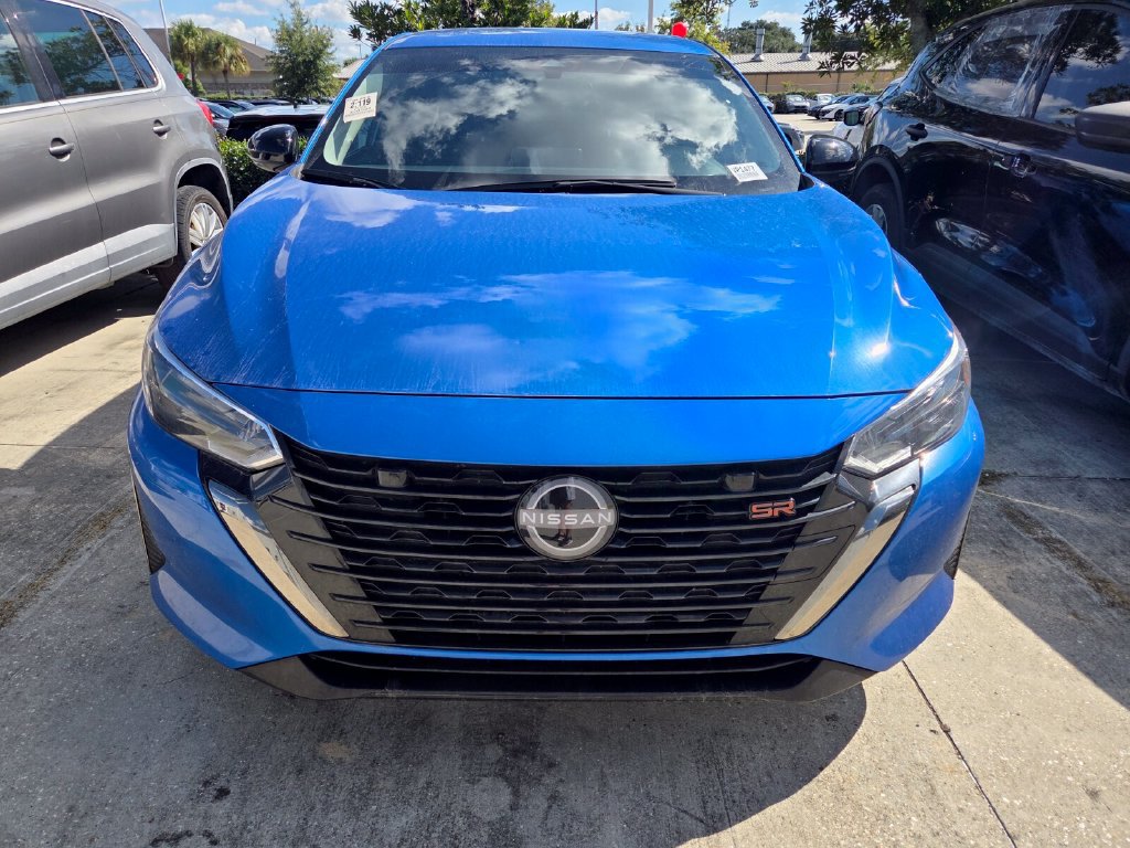 Used 2025 Nissan Sentra SR w/ Trunk Package FWD image 2