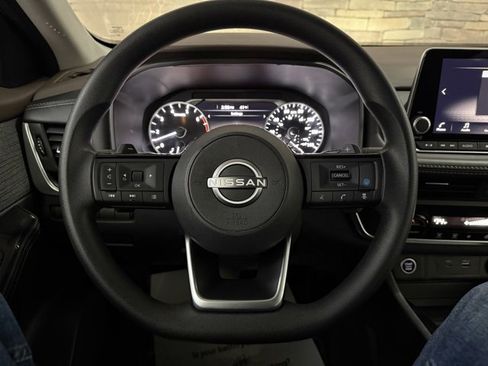 Certified 2023 Nissan Rogue SV image 15