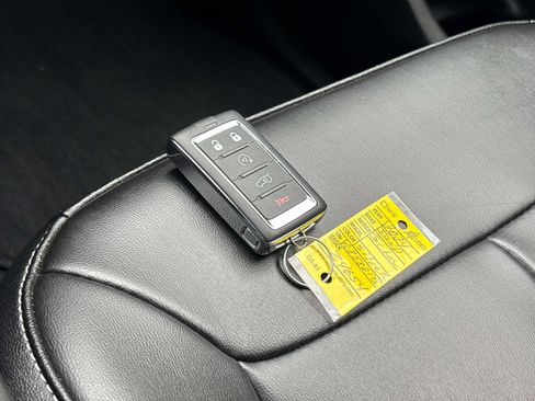 Used 2024 Jeep Grand Cherokee Limited image 23