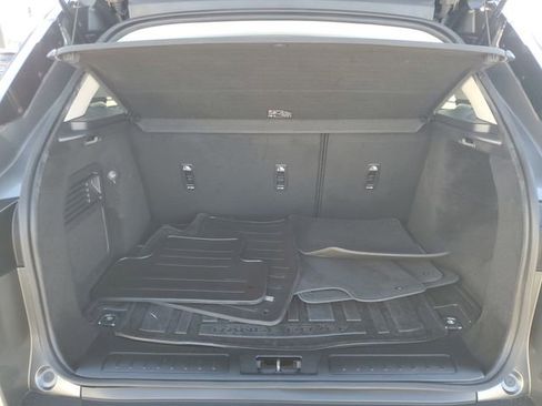 Used 2019 Land Rover Range Rover Evoque SE image 7