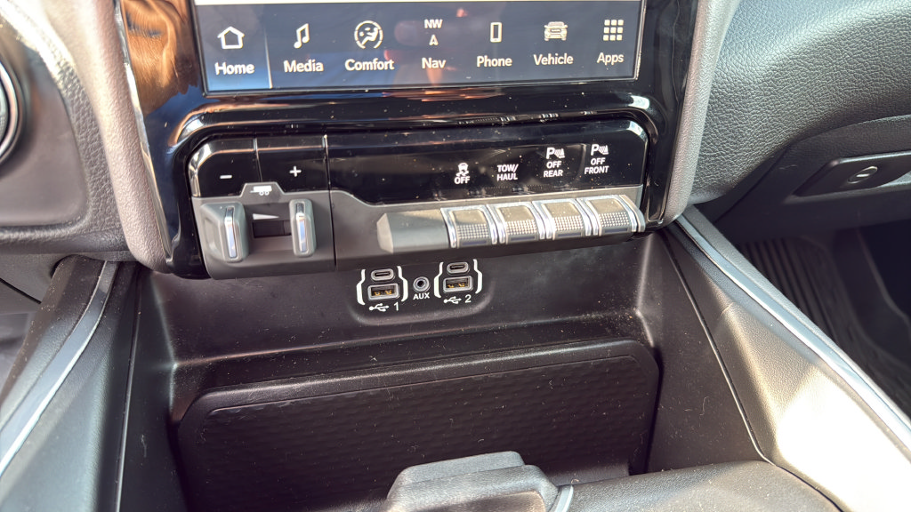 Used 2023 RAM 1500 Laramie AWD/4WD image 31