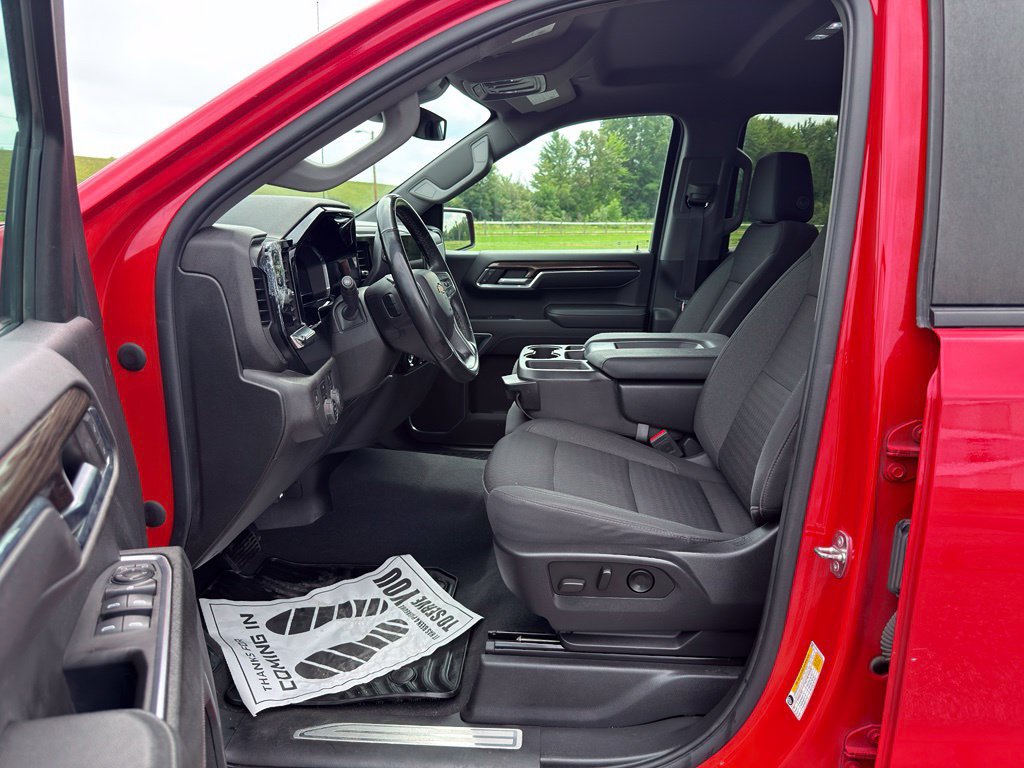 Used 2023 Chevrolet Silverado 1500 LT AWD/4WD image 2