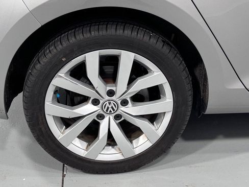 Used 2019 Volkswagen Golf SE w/ Driver Assistance Package image 33