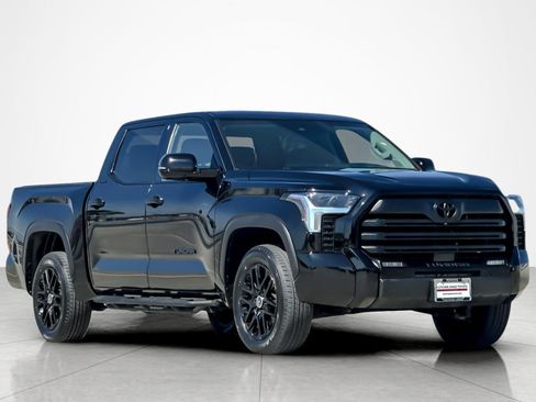 Used 2024 Toyota Tundra Limited AWD/4WD image 7