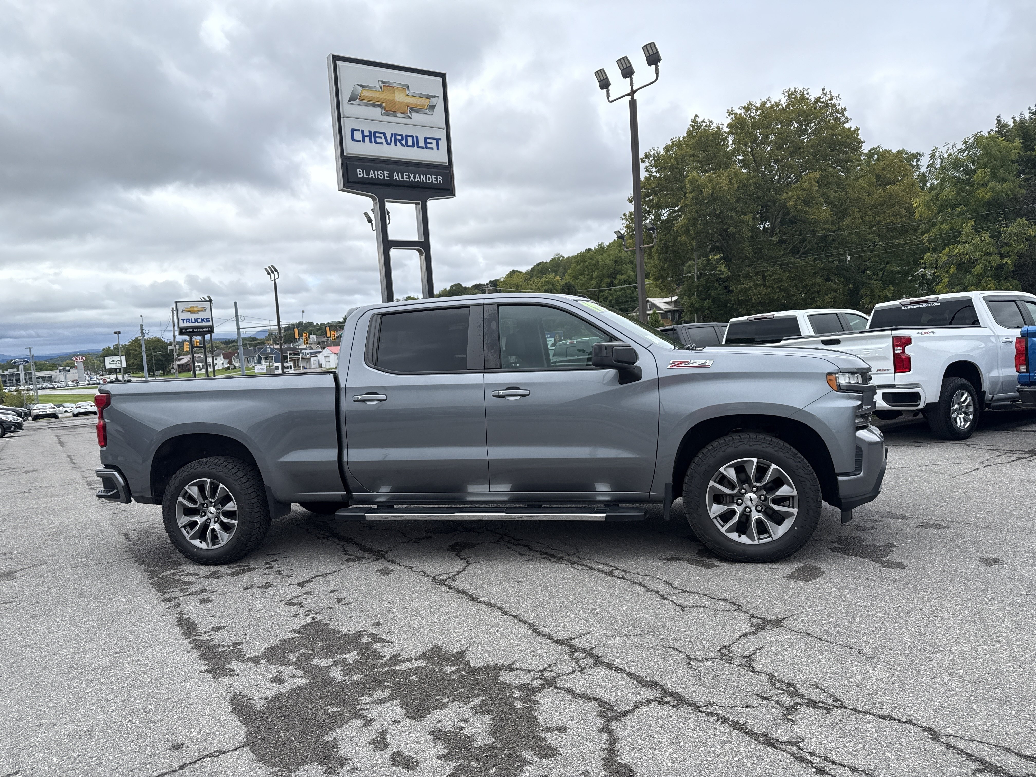 Used 2019 Chevrolet Silverado 1500 RST w/ All-Star Edition AWD/4WD image 2
