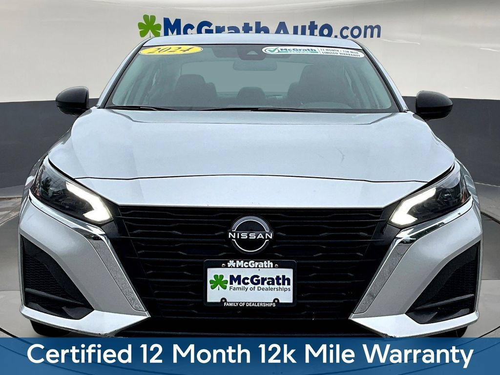Used 2024 Nissan Altima 2.5 SV FWD image 2