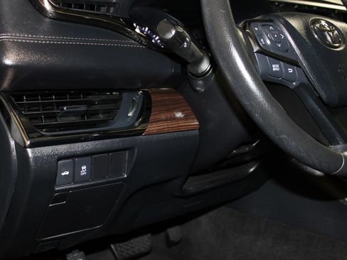Used 2013 Toyota Avalon XLE FWD image 20
