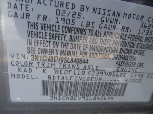 Used 2025 Nissan Versa SV FWD image 36