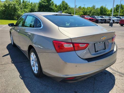 Used 2024 Chevrolet Malibu LT FWD image 3