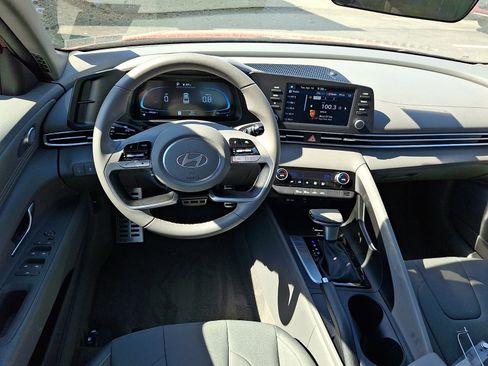 Certified 2025 Hyundai Elantra Sport image 11