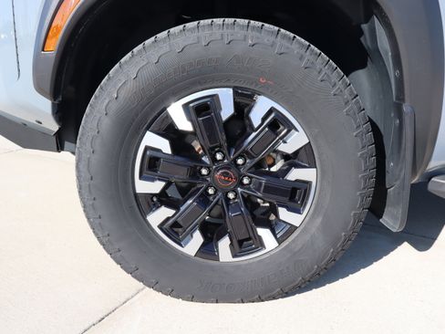 Used 2024 Nissan Frontier PRO-4X w/ Off-Road Protection Package image 26