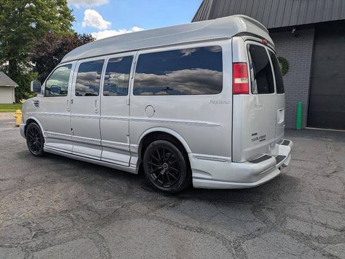 Used 2012 GMC Savana 1500 AWD image 3
