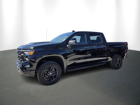 Used 2025 Chevrolet Silverado 1500 Custom Trail Boss w/ Dark Appearance Package image 2