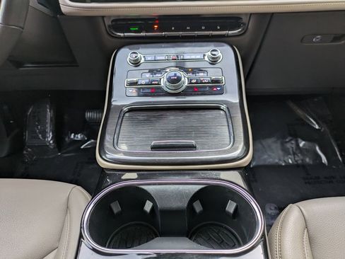 Used 2022 Lincoln Nautilus AWD w/ Premium Package image 21