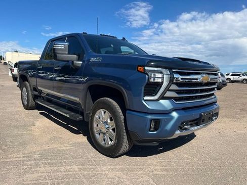 Used 2025 Chevrolet Silverado 2500 High Country w/ High Country Premium Package AWD/4WD image 7
