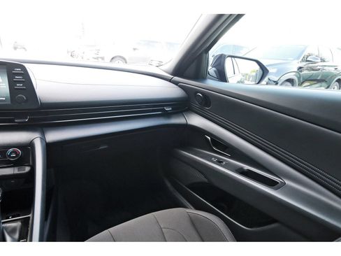 Certified 2025 Hyundai Elantra Sport FWD image 13