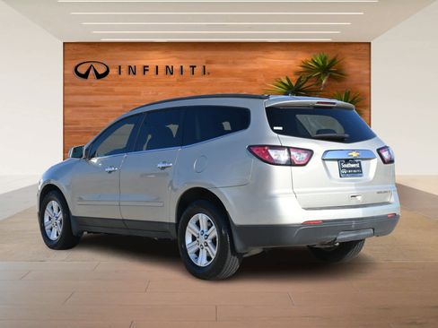 Used 2014 Chevrolet Traverse LT image 5
