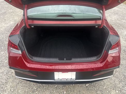 Used 2025 Hyundai Elantra SEL FWD image 18