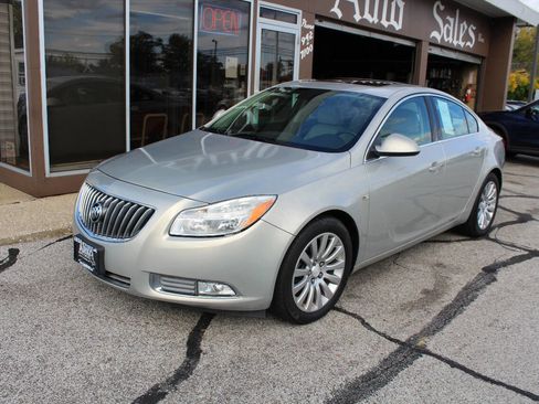 Used 2011 Buick Regal CXL w/ RL2 Preferred Equipment Group image 2