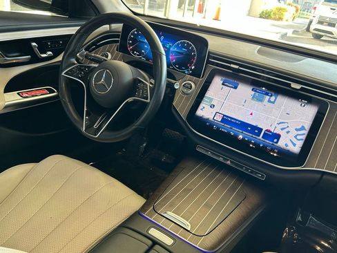 Used 2025 Mercedes-Benz E 350 4MATIC Sedan image 9