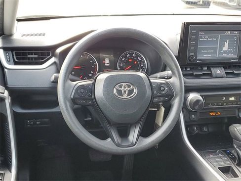 Used 2020 Toyota RAV4 LE image 11