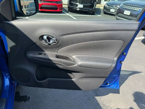 Used 2015 Nissan Versa SV image 11