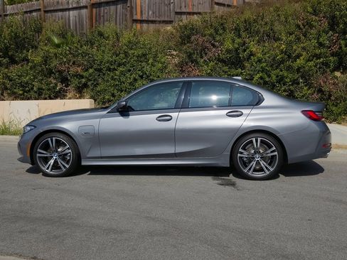 Used 2023 BMW 330e xDrive w/ Premium Package image 28