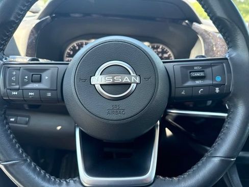 Used 2023 Nissan Pathfinder SV w/ SV Premium Package AWD/4WD image 22